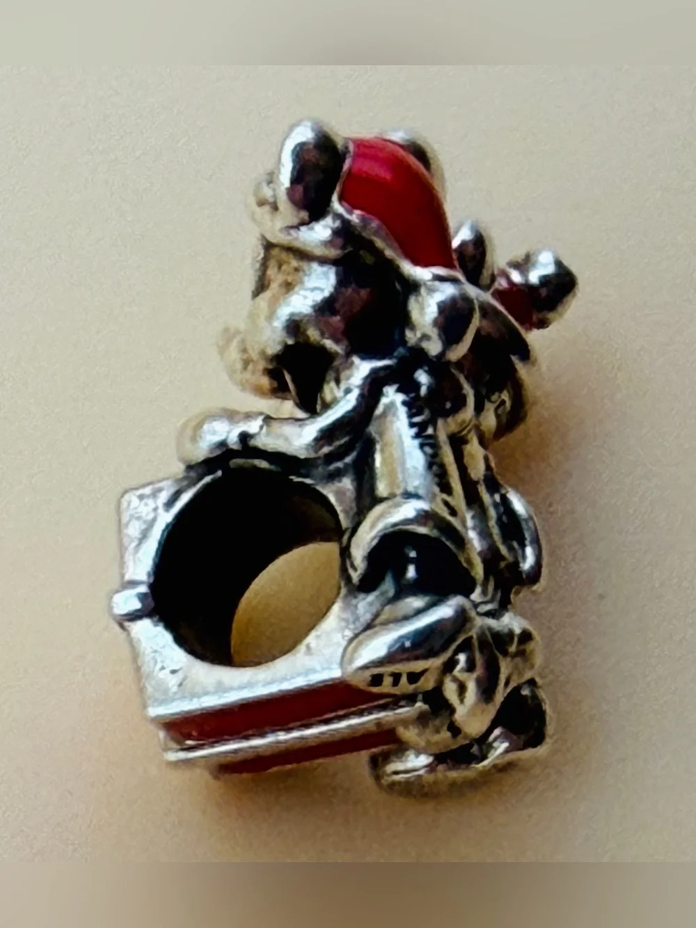 Pandora Disney Colab 925-ALE Silver Mickey & Minnie Enamel Holiday Present Charm